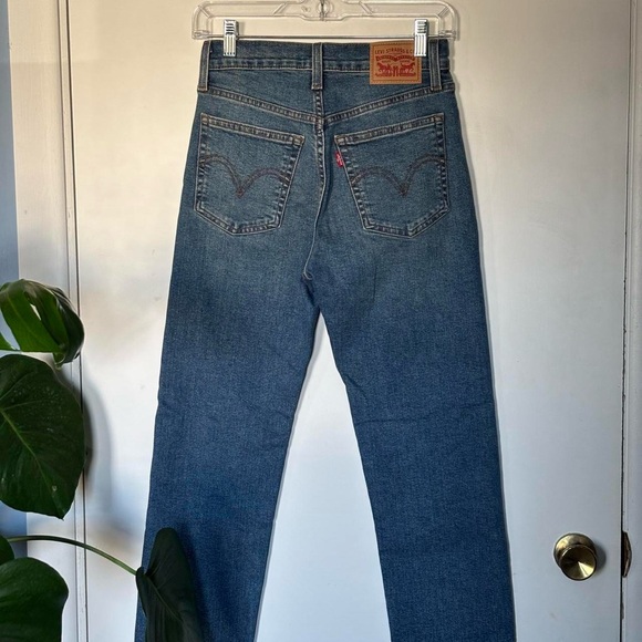 Levi’s wedgie straight jeans - Picture 3 of 4